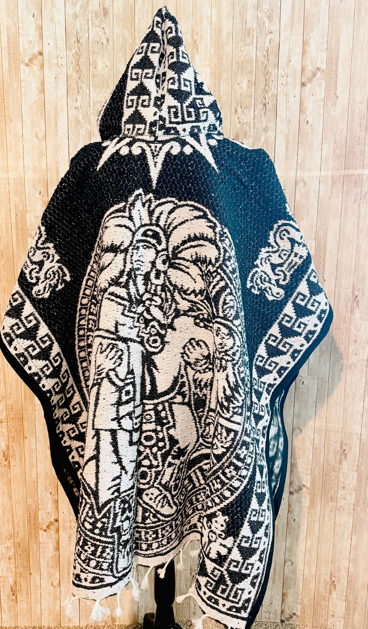 Poncho Mexicano  Calendario Azteca Con Gorro Mexican Aztec Calendar Poncho with Hoodie