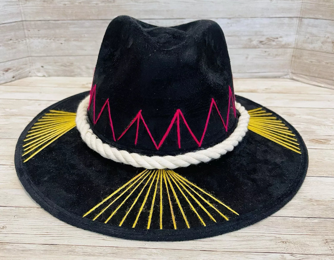 Classic Embroidered Panama Style Hat Medium Sombrero Clásico Tipo Panama con Bordado Fino