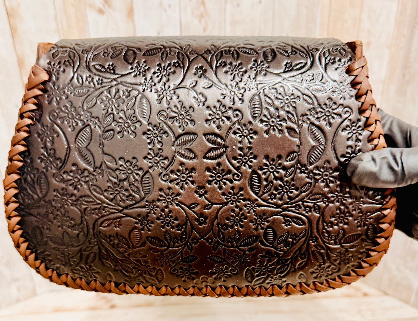 Mexican Leather Tooled Handbag Bolsa Mexicana de Piel Cincelada