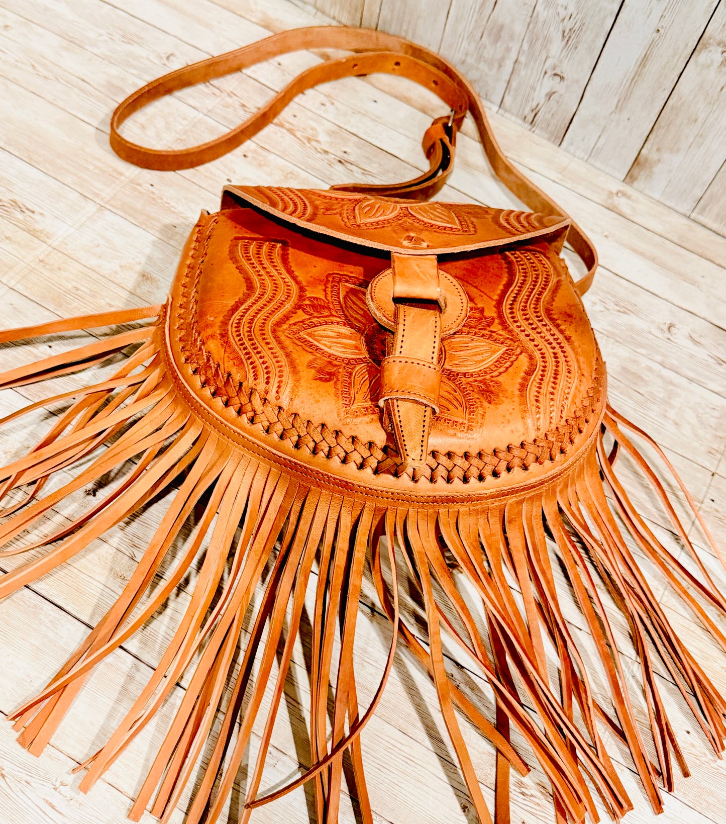 Mexican Leather Tooled Fringe Crossbody Handbag Bolsa Mexicana de Piel Cincelada con Flecos