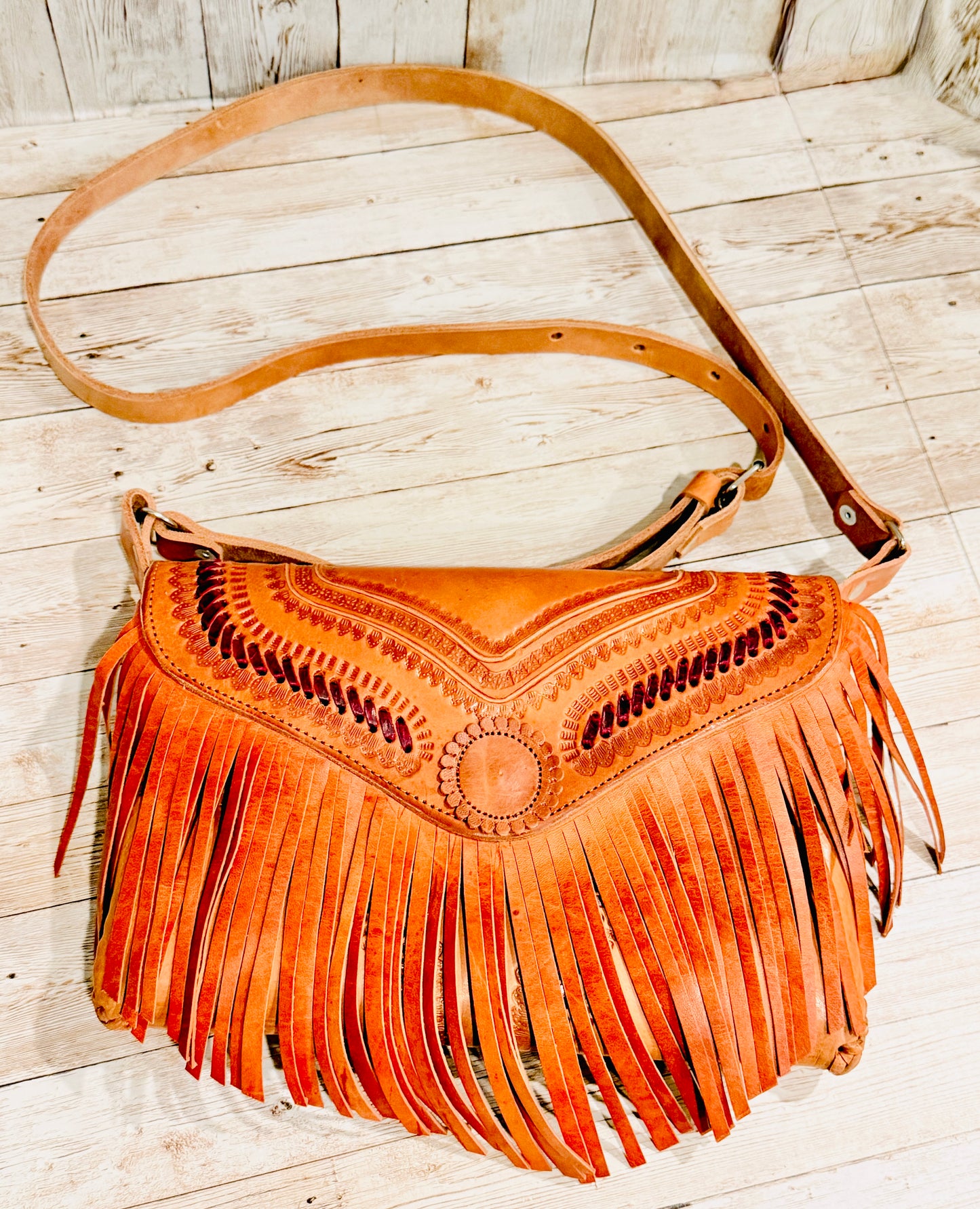 Mexican Tooled Leather Fringe Crossbody Handbag Bolsa Mexicana de Piel Cincelada con Flecos