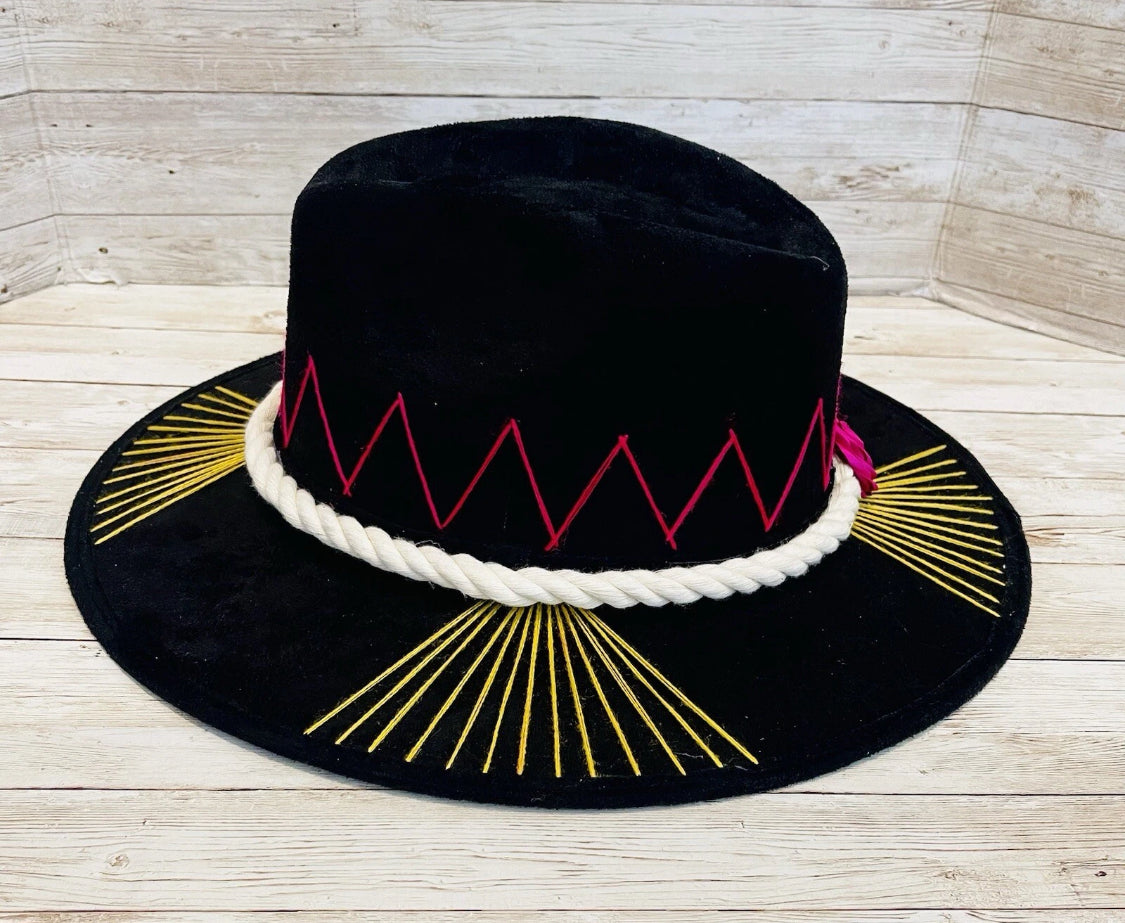 Classic Embroidered Panama Style Hat Medium Sombrero Clásico Tipo Panama con Bordado Fino
