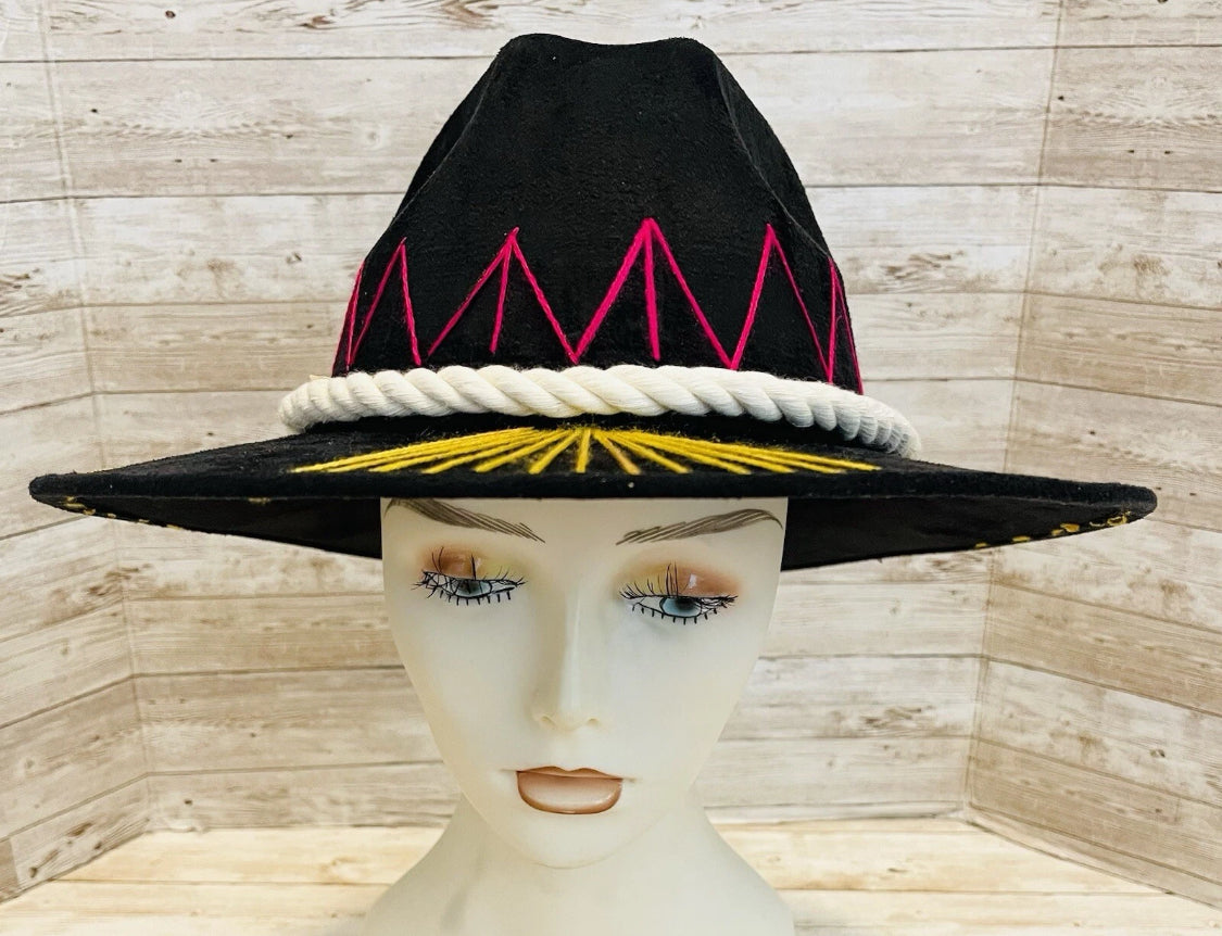 Classic Embroidered Panama Style Hat Medium Sombrero Clásico Tipo Panama con Bordado Fino