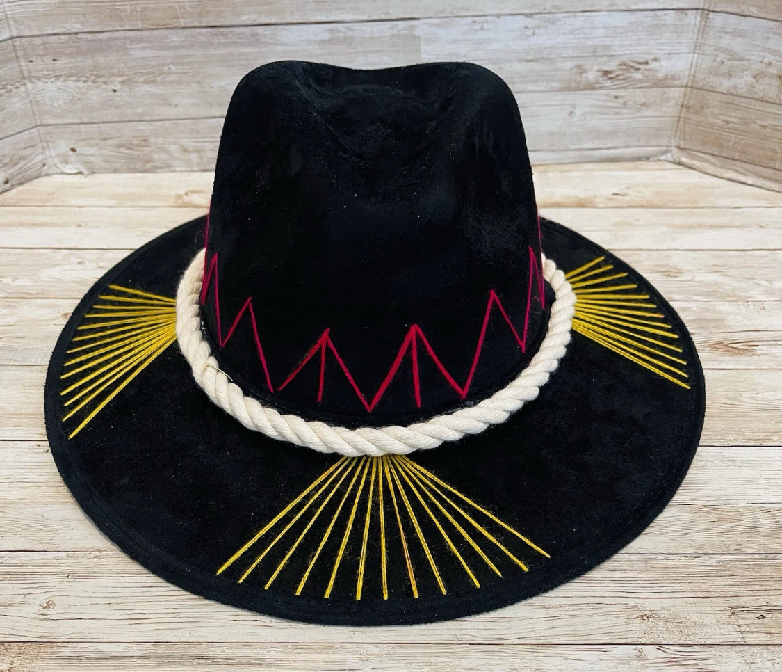 Classic Embroidered Panama Style Hat Medium Sombrero Clásico Tipo Panama con Bordado Fino