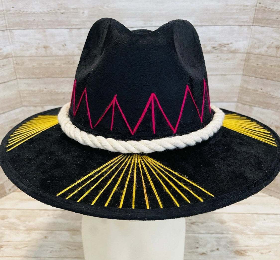 Classic Embroidered Panama Style Hat Medium Sombrero Clásico Tipo Panama con Bordado Fino