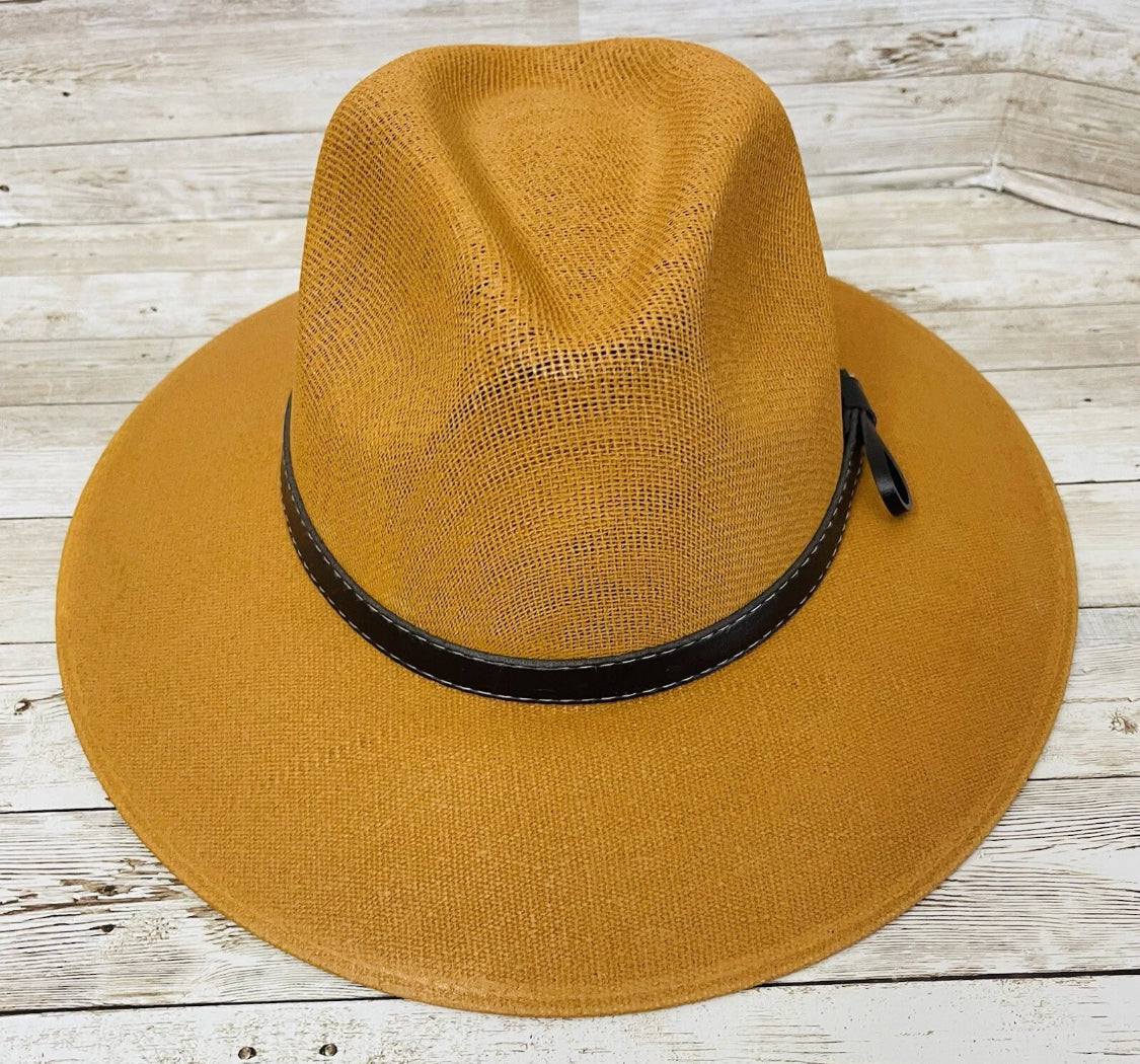 Classic Panama Style Hat  Sombrero Clásico Tipo Panama Medium