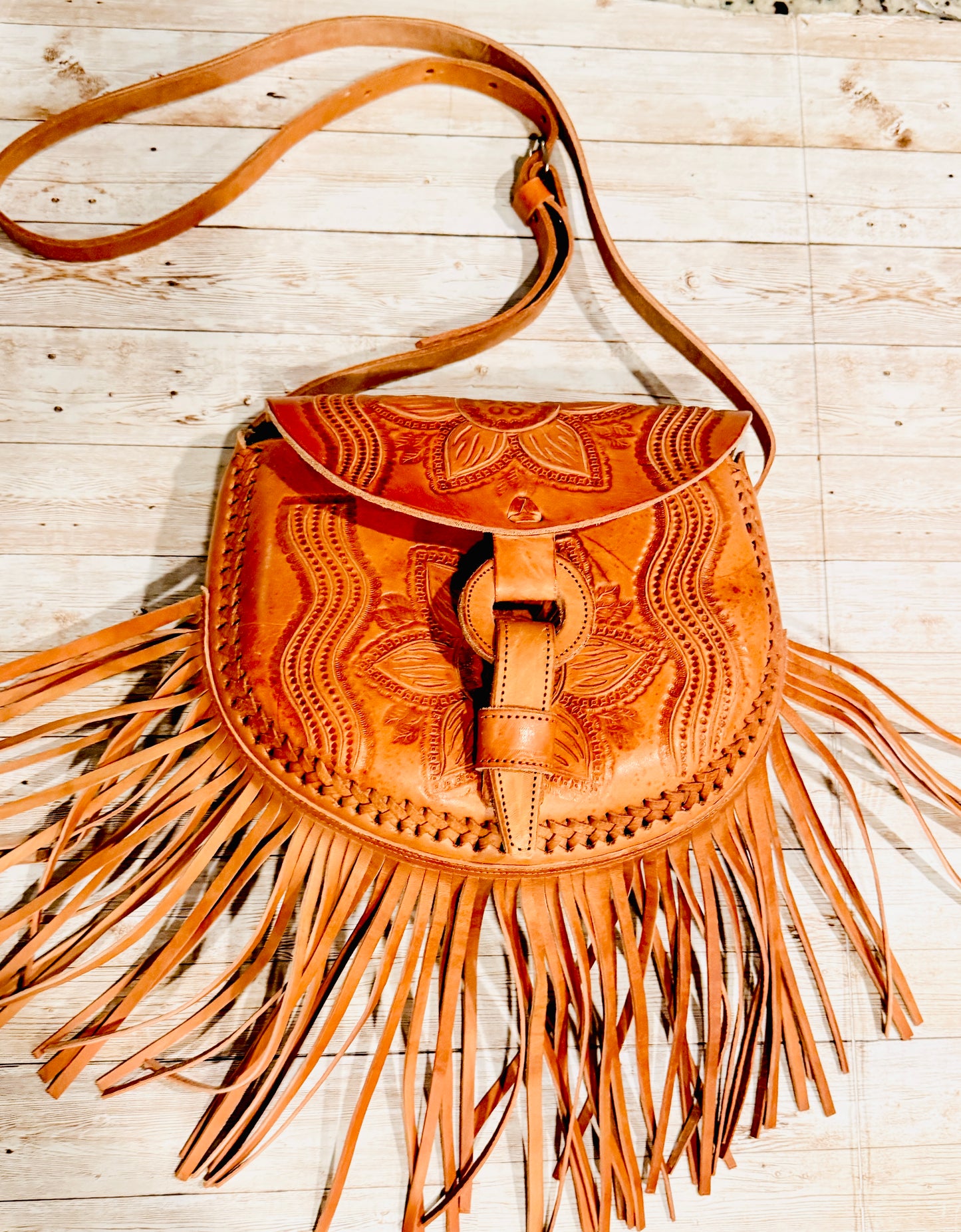 Mexican Leather Tooled Fringe Crossbody Handbag Bolsa Mexicana de Piel Cincelada con Flecos