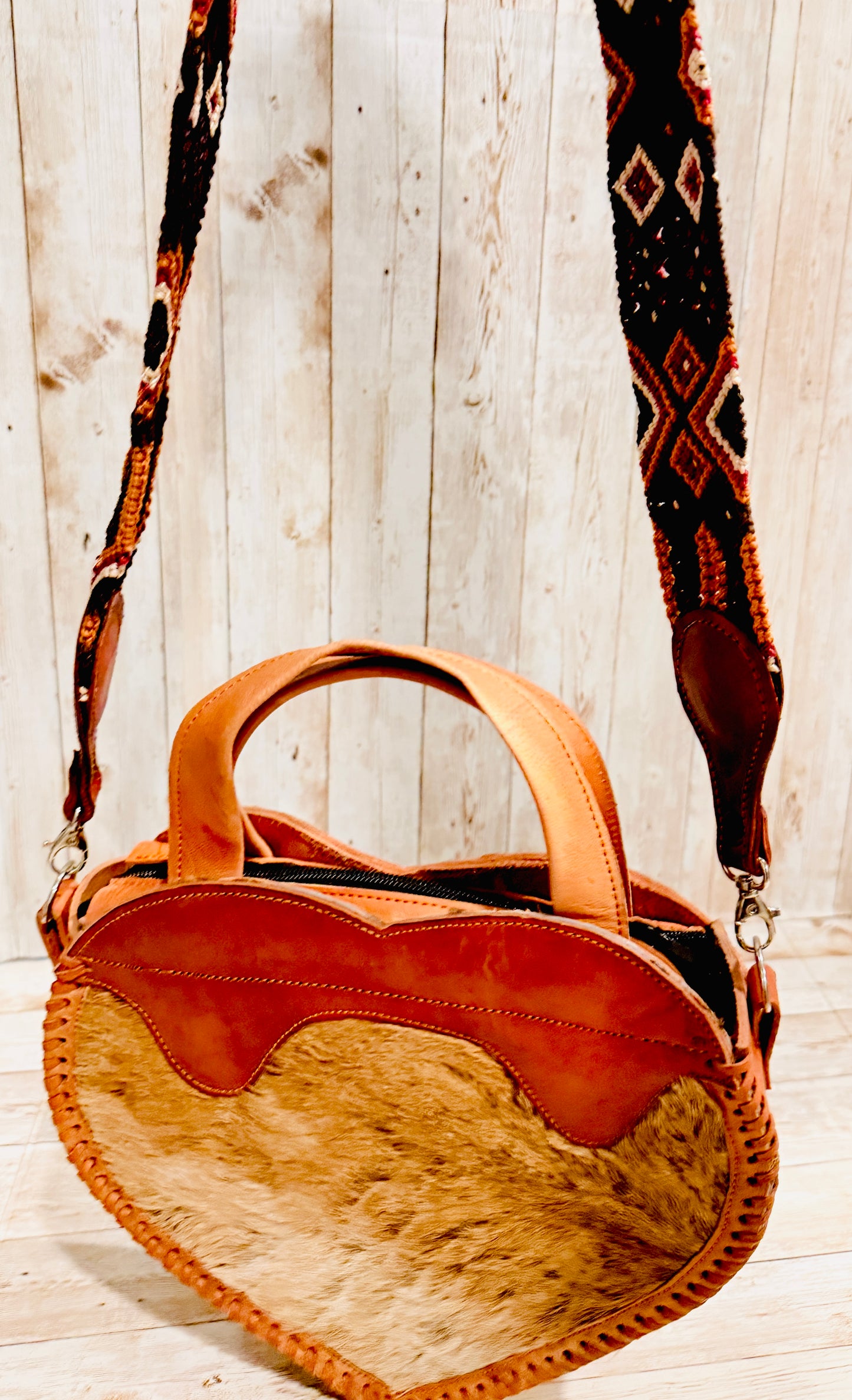 Mexican Cowhide Heart Shaped Leather Tooled Handbag Bolsa Mexicana Corazon de Piel y Cuero