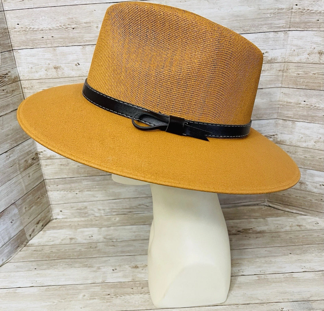 Classic Panama Style Hat  Sombrero Clásico Tipo Panama Medium