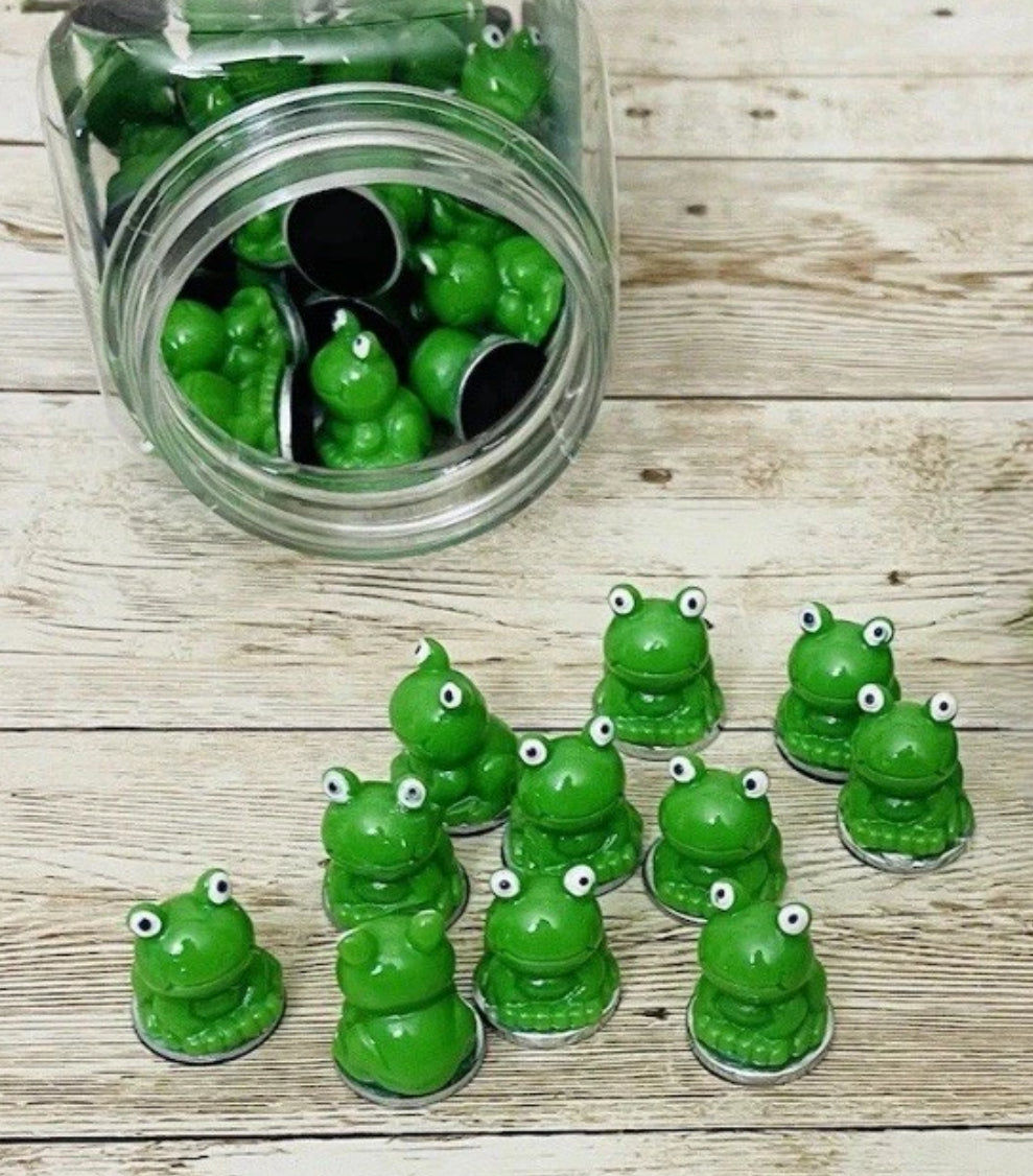 50 Froggy Filler Bingo Chips with Wand and Container 50 Ranitas para Cartas de Bingo con Pala Magnetica y Corcholata