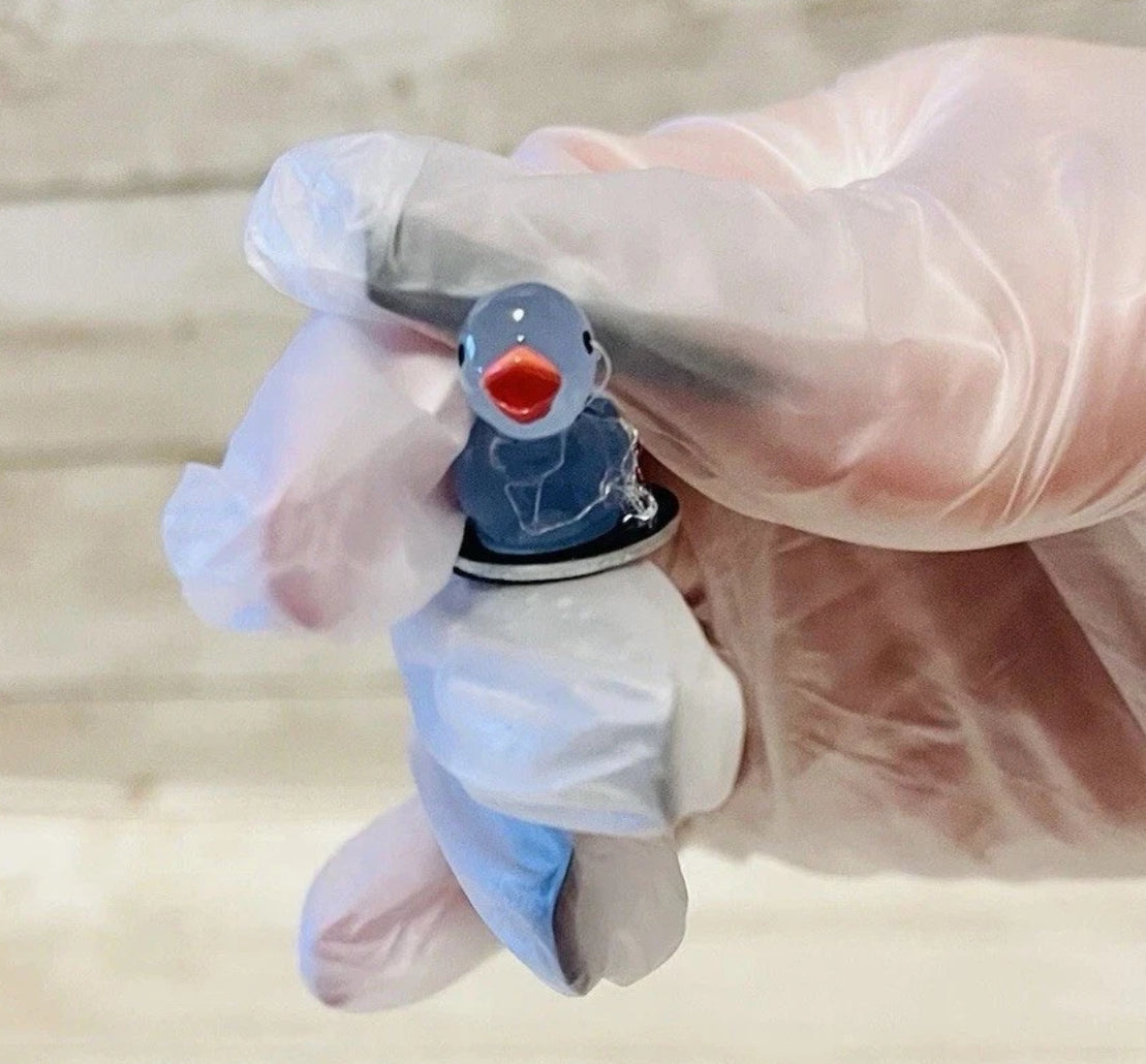 Fichas Luminosas de Patitos con Pala Magnetica y Corcholata Resin Filler Luminous Chips Duckies for Bingo Cards with Magnetic Wand and Container