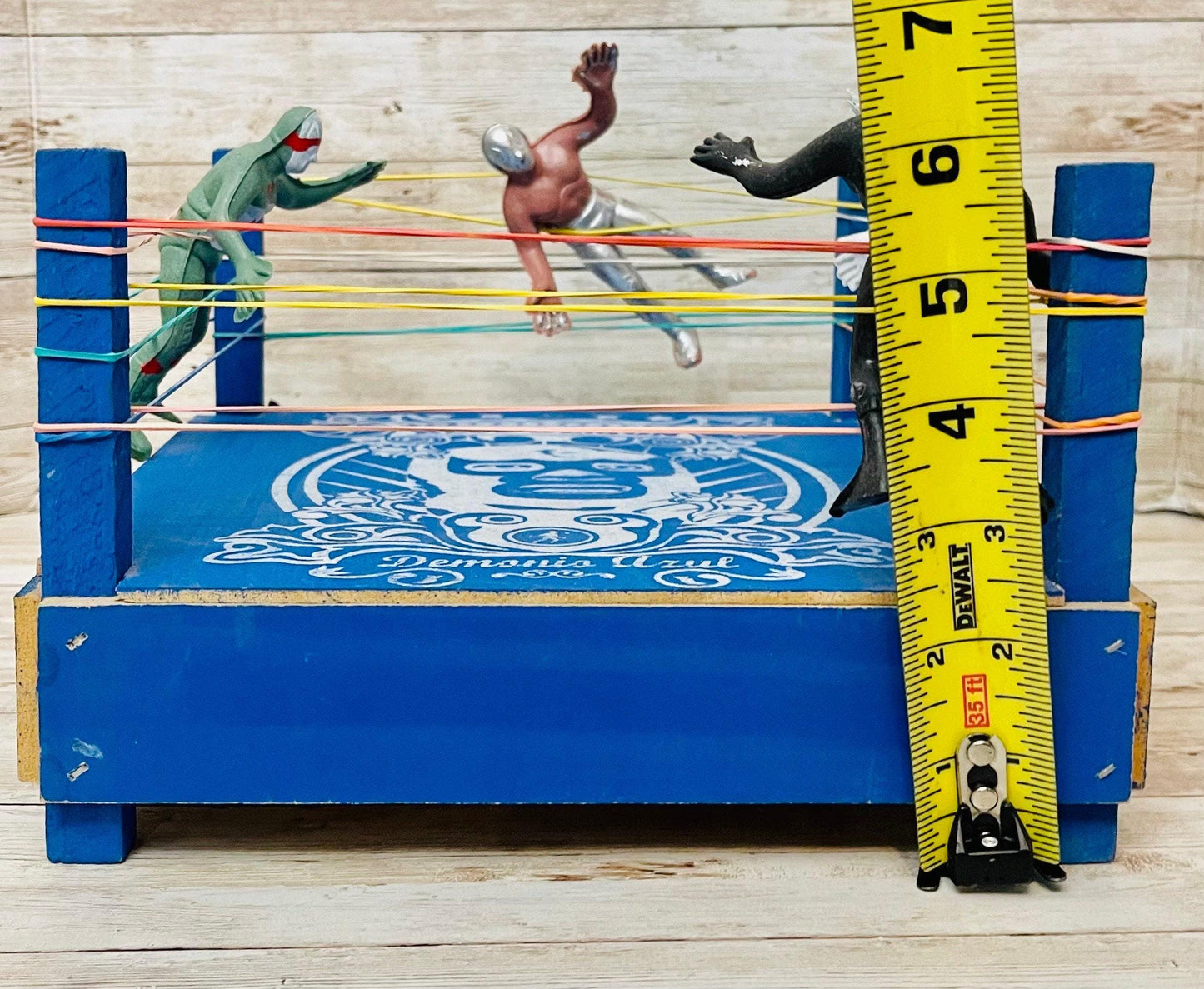 Mexican Lucha Libre Toy Wrestler Fighting Ring with 4 Luchadores Ring de Luchadores con 4 Figuras