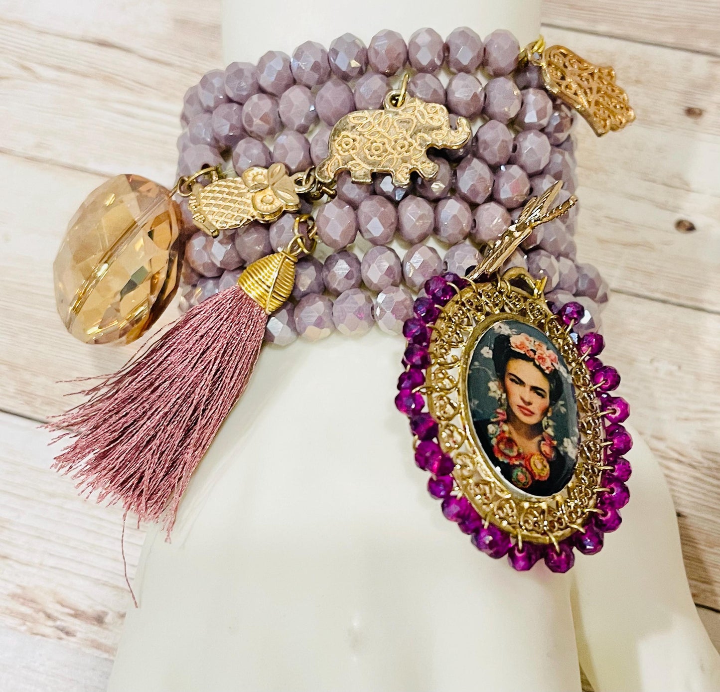 Handmade Mexican Frida Kahlo Artesanal Bracelets Set of 7 Beaded Bracelets Semanario Artesanal Mexicano de Frida Kahlo 7 Pulseras