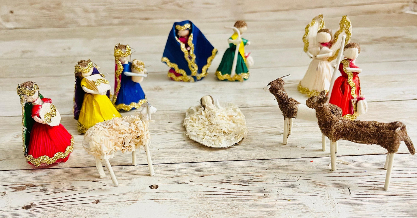 Mini Corn Husk Nativity Set Nacimiento Navideño Mini de Hoja de Maiz 2 Inches Tall