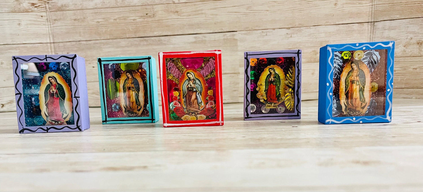 Nicho Mexicano Con Iman de La  Virgen Maria Virgin Mary Magnet Shadow Box Nicho