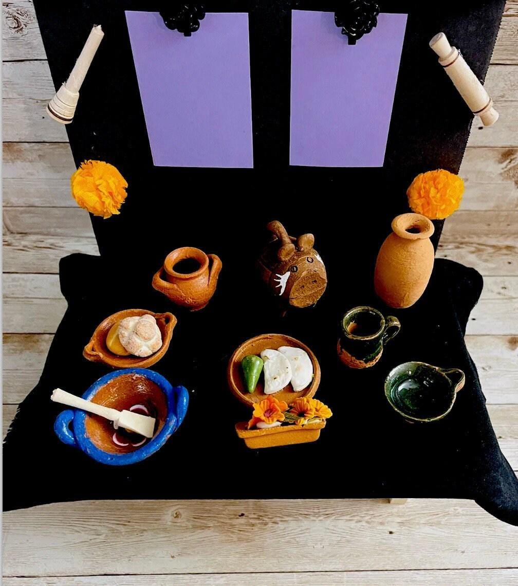 Mesa de Ofrenda para Dia De Los Muertos Day of the Dead Offering Table