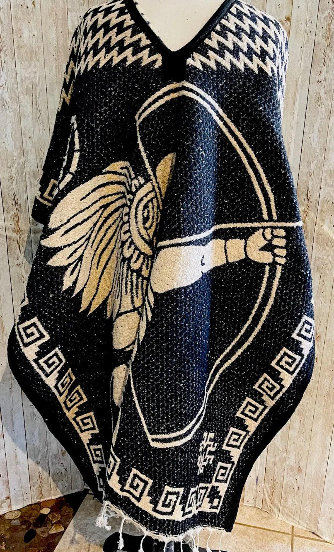 Poncho Gavan Calendario Aztec de Amor Eterno con Guerrero