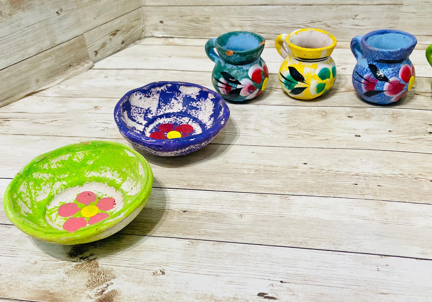 4 Platitos con 4 Tazitas de Barro Mexicano Chico 4 Small Mexican Clay Plate and 4 Terra Cota Clay Cups