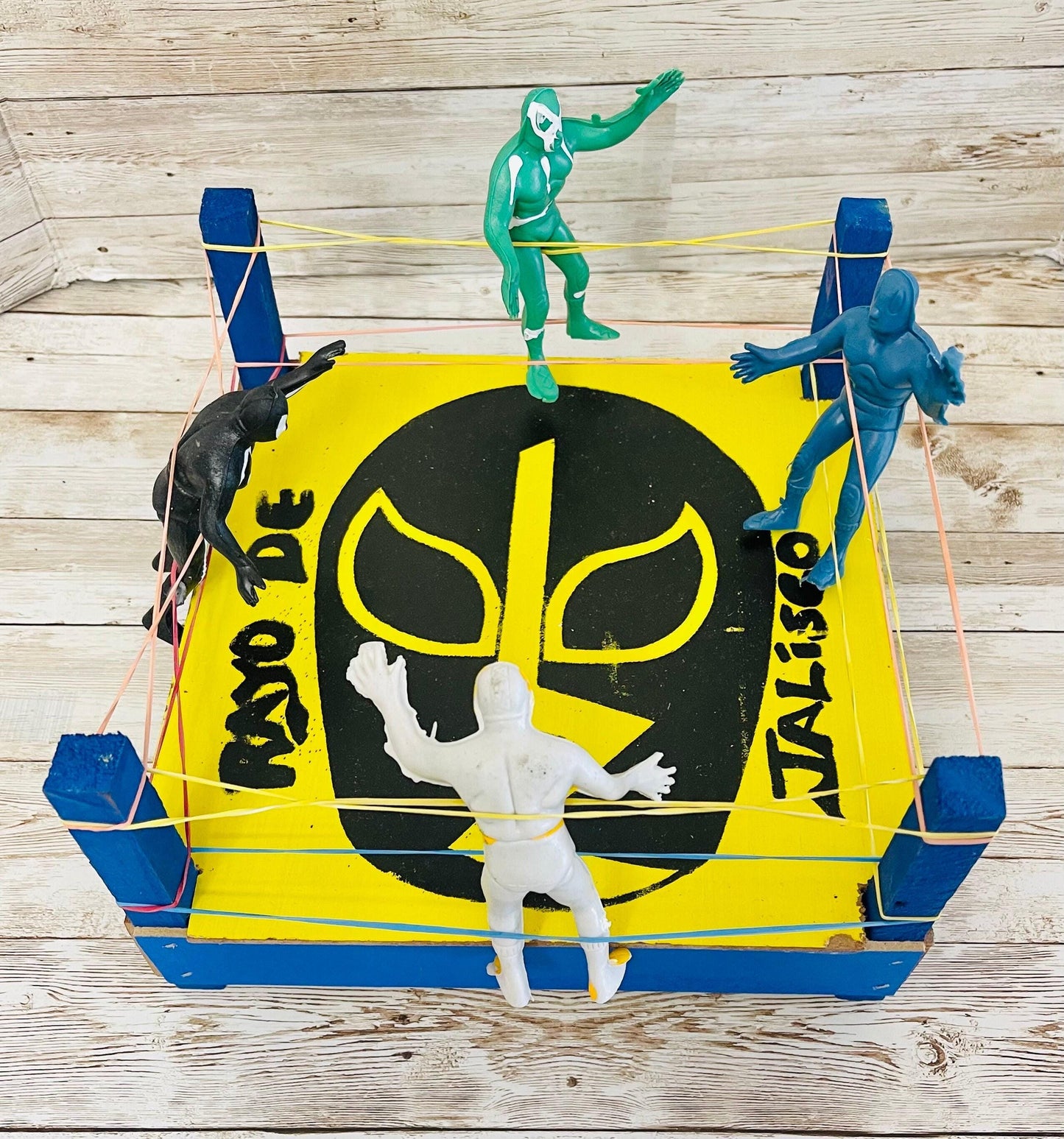 Mexican Lucha Libre Toy Wrestler Fighting Ring with 4 Luchadores Ring de Luchadores con 4 Figuras
