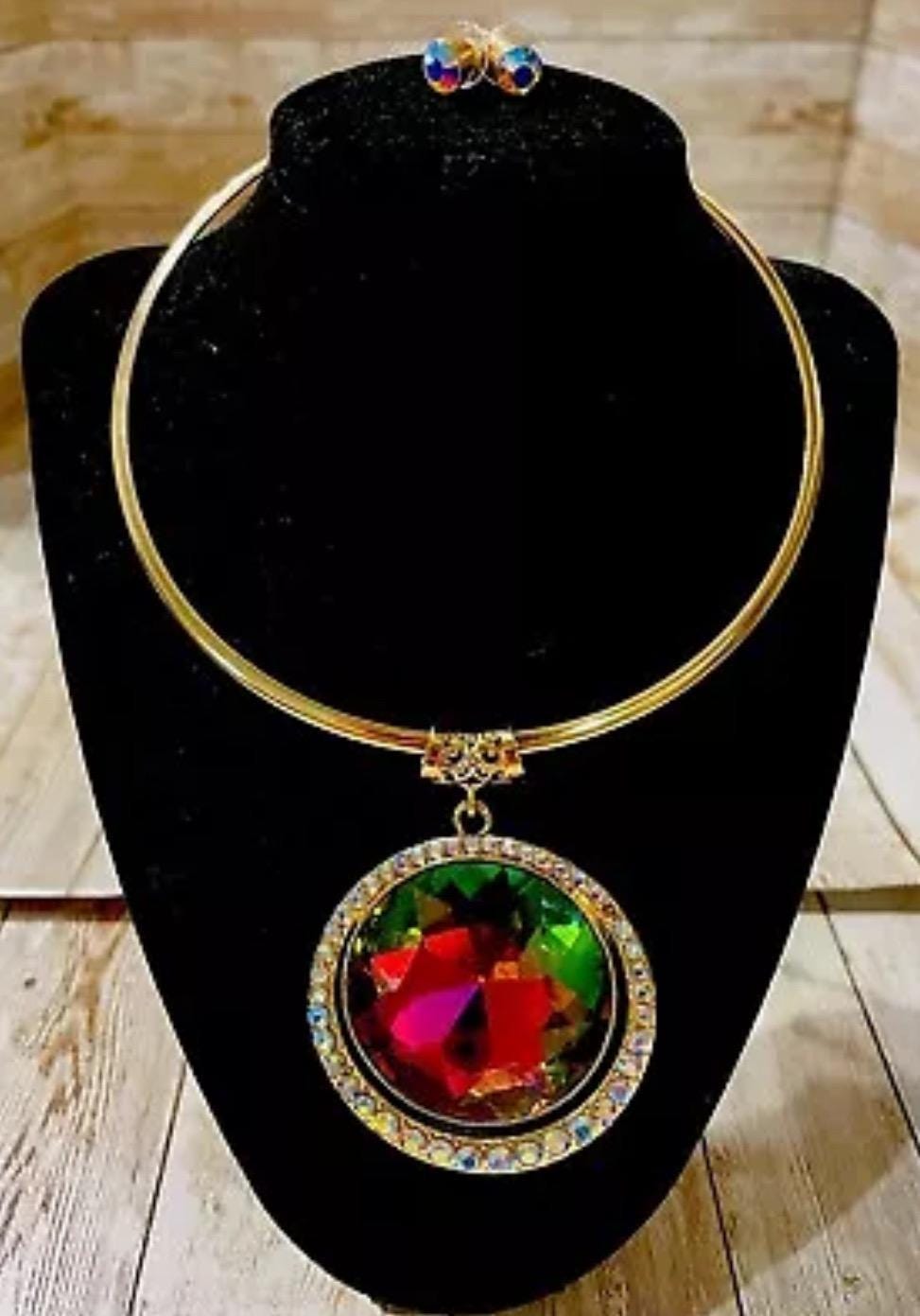 Gemstone Teardrop Shape Crystal Charmed Choket Set With Earrings