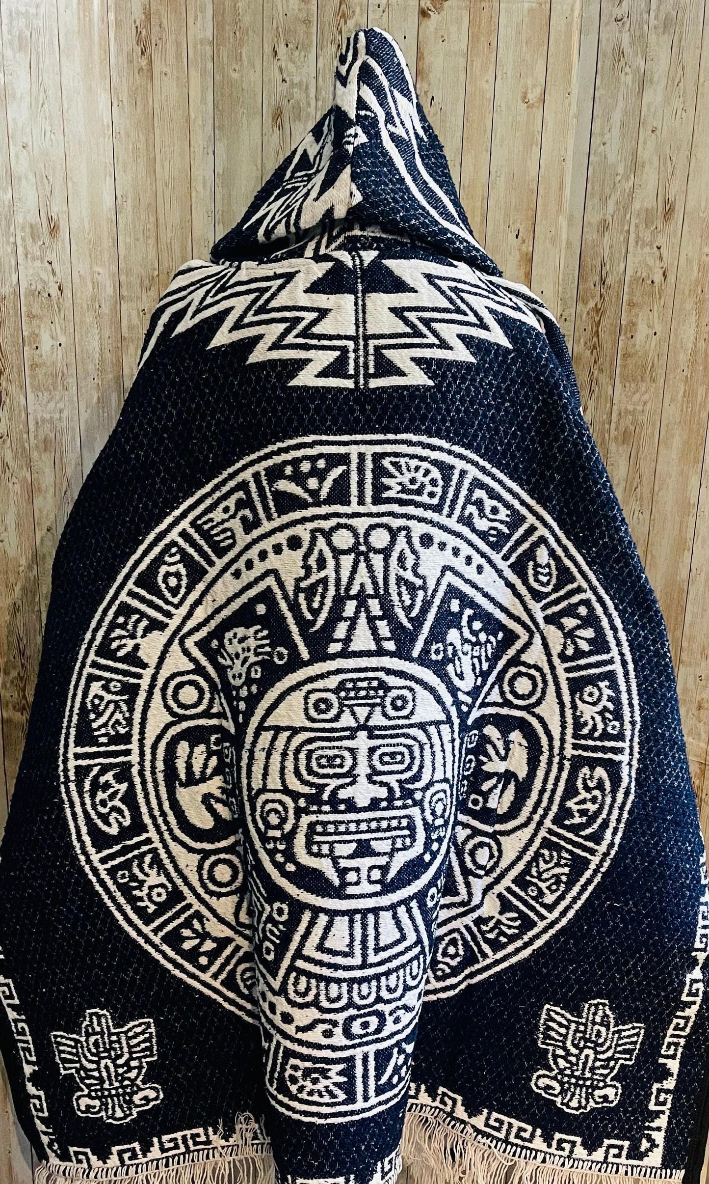 Mexican Poncho Aztec Calendar Poncho Gavan Calendario Azteca con Amor Eterno