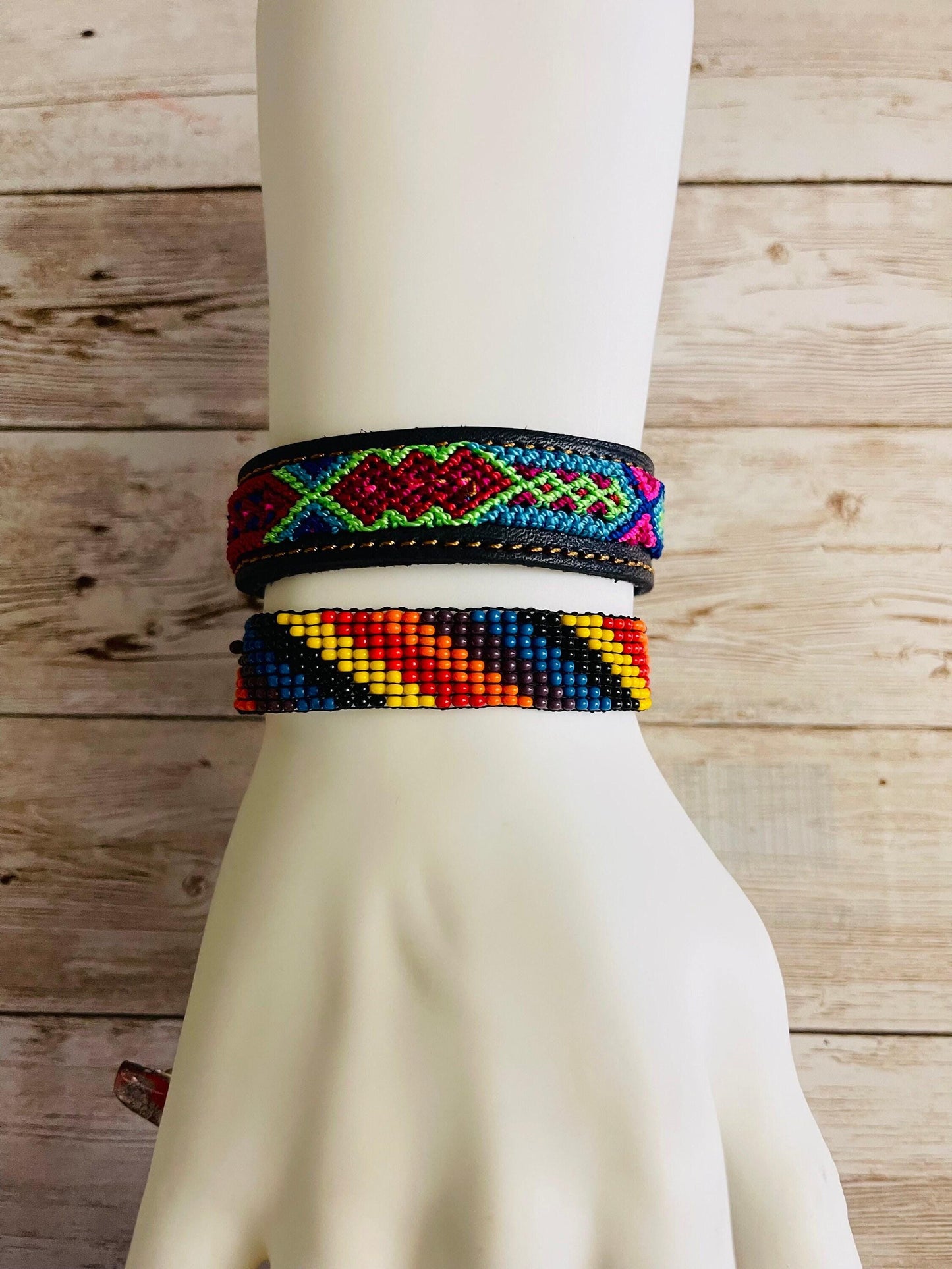 2x CHAQUIRA Huichol Mexican Bracelet & Leather Embroidered Bracelet Pulsera de Chaquira Huichol y Pulsera de Piel con  Bordado