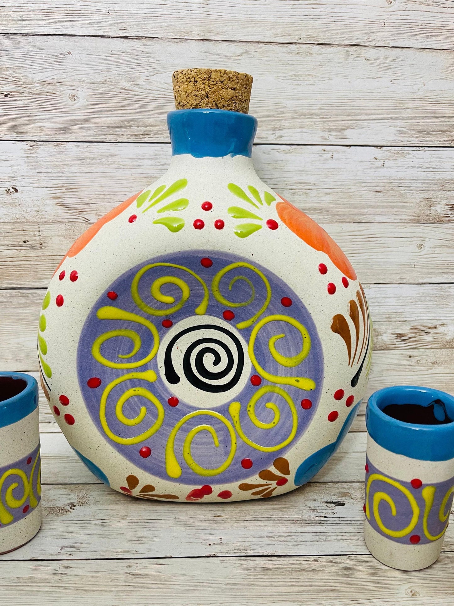 Terra Cotta Mexican Art Pottery Decanter With 6 Tequila Shot Glasses Licorera Artesanal Mexicana con 6 Vasos Tequileros