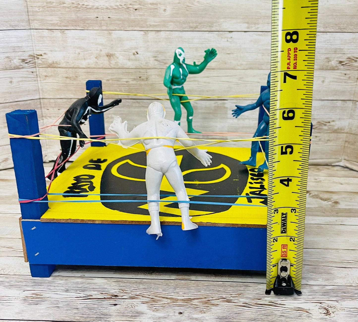 Mexican Lucha Libre Toy Wrestler Fighting Ring with 4 Luchadores Ring de Luchadores con 4 Figuras
