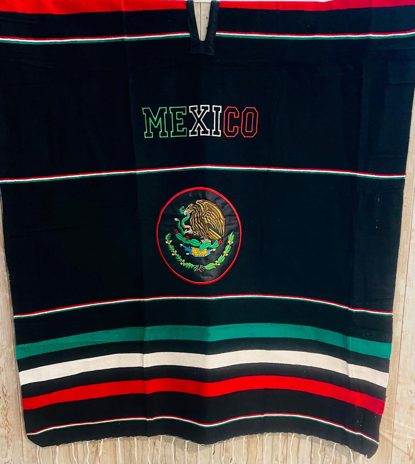 Mexican Poncho Gavan De Calendario Azteca y Guerrero Mexican PONCHO Aztec Calendar/Warrior