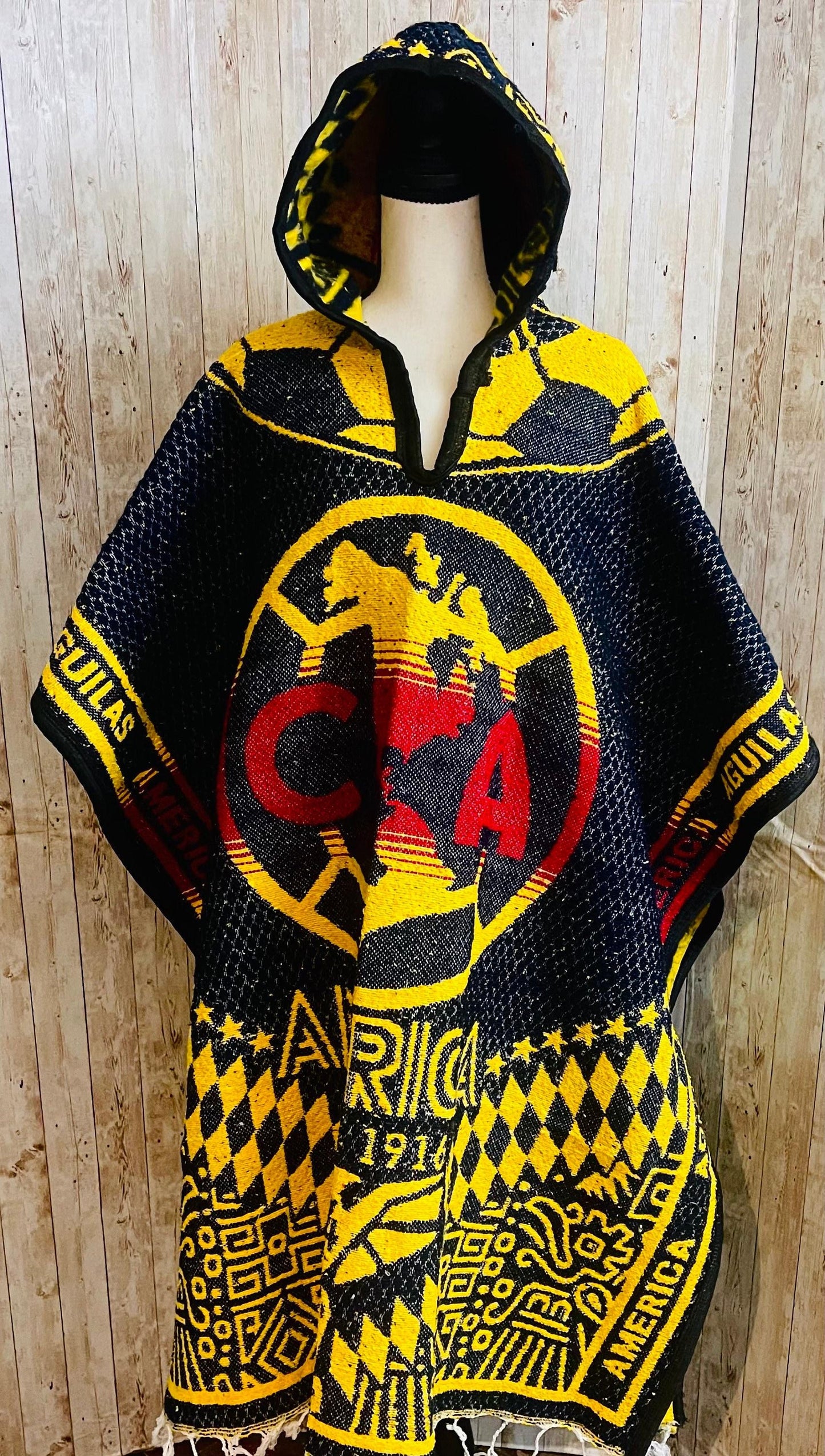 Poncho Mexicano Grueso del Club America con Gorro Poncho de Futbol Mexicano Mexican Thick  Soccer Poncho with Hoodie