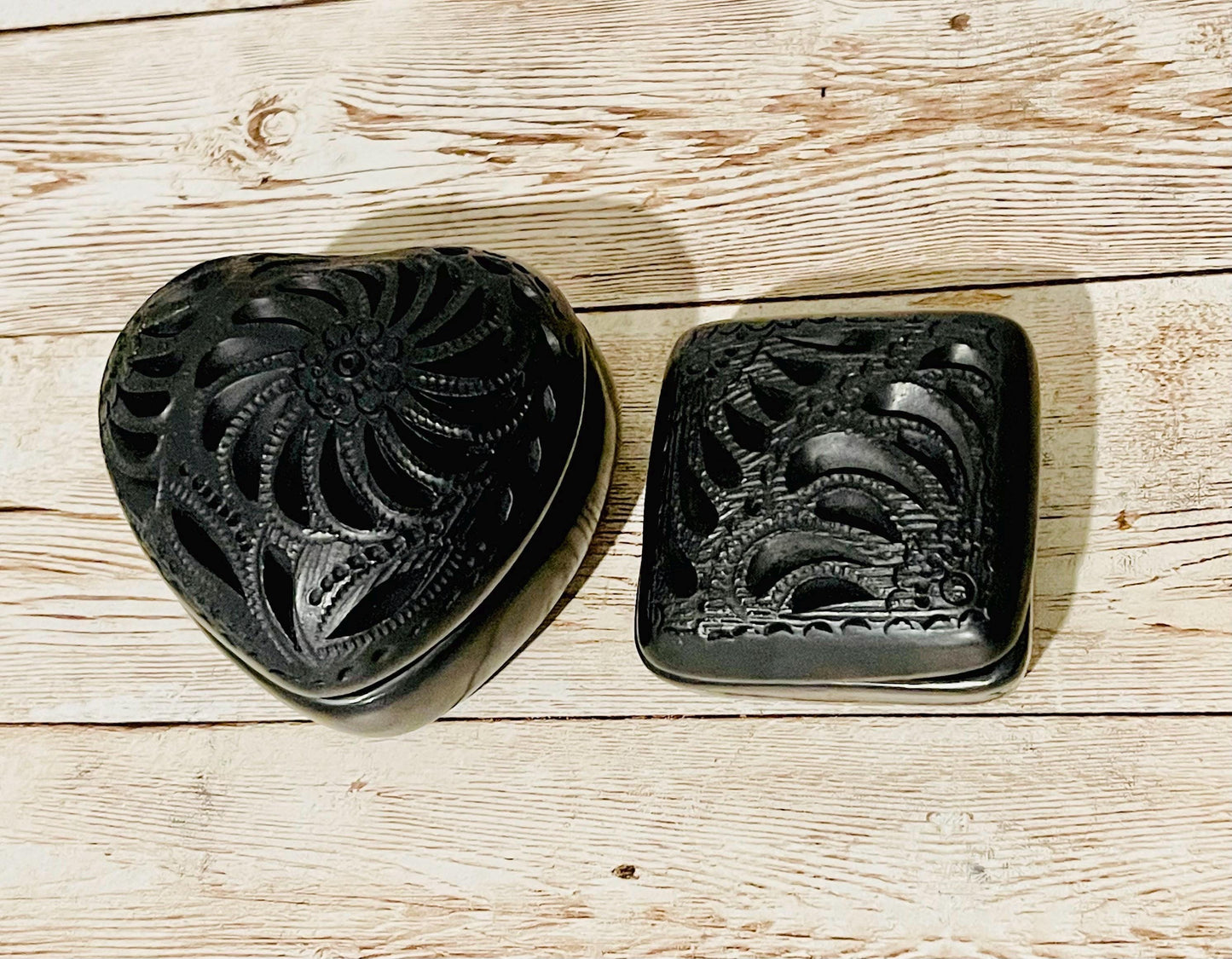 2x Mexican Artesanal Black Oaxaca Clay Handmade Jewelry Boxes 2x Joyeros Artesanales Mexicanos de Barro Negro de Oaxaca