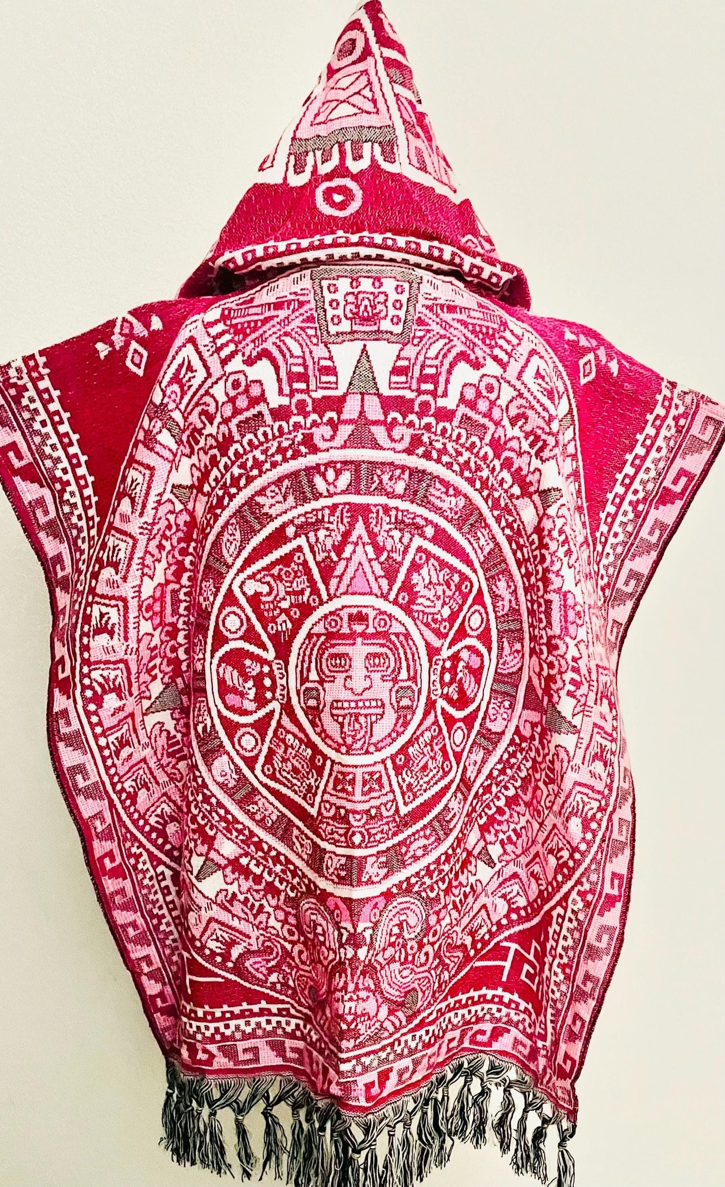 Gavan Delgado Poncho Mexicano Calendario Azteca con Gorro Mexican Thin Aztec Calendar Poncho with Hoodie