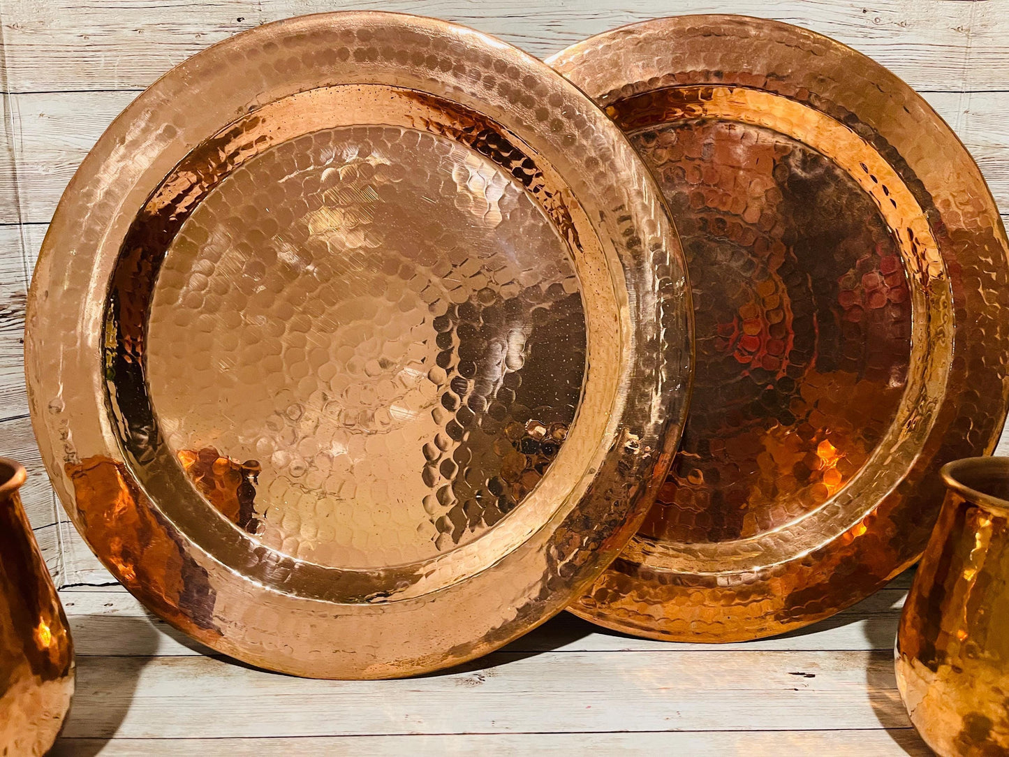 2 Mexican Copper Charger Plates with 2 Copper Cups 2 Platos de Cobre Mexicano con 2 Vasos de Cobre