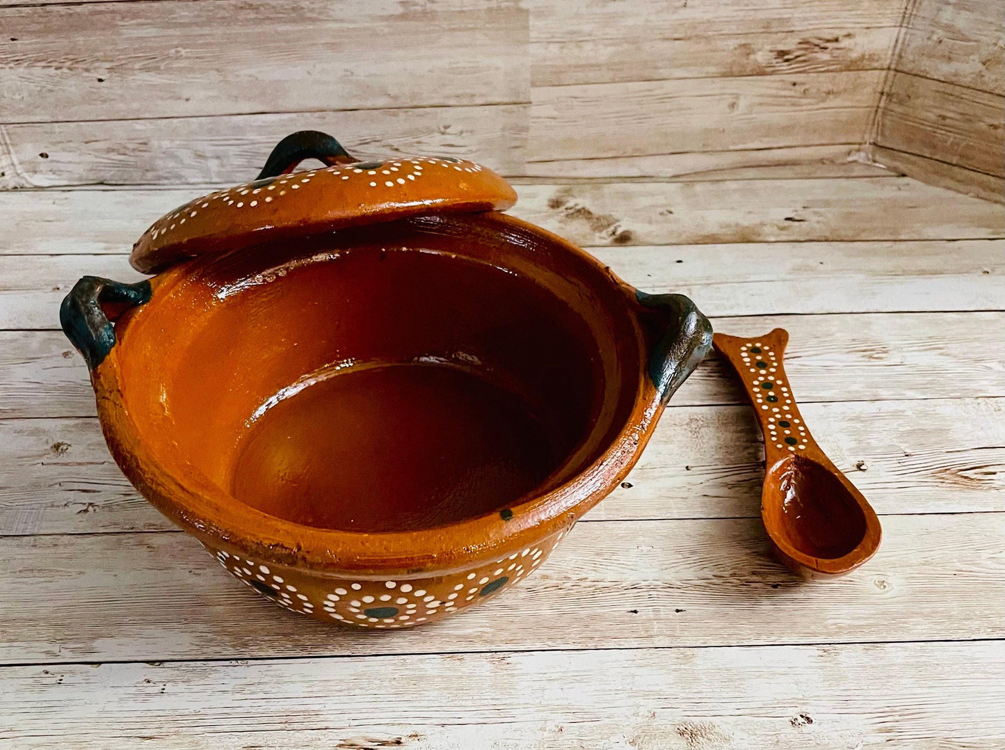 Mexican Casserole with Lid and Spoon Cazuela de Barro con Tapa y Cuchara