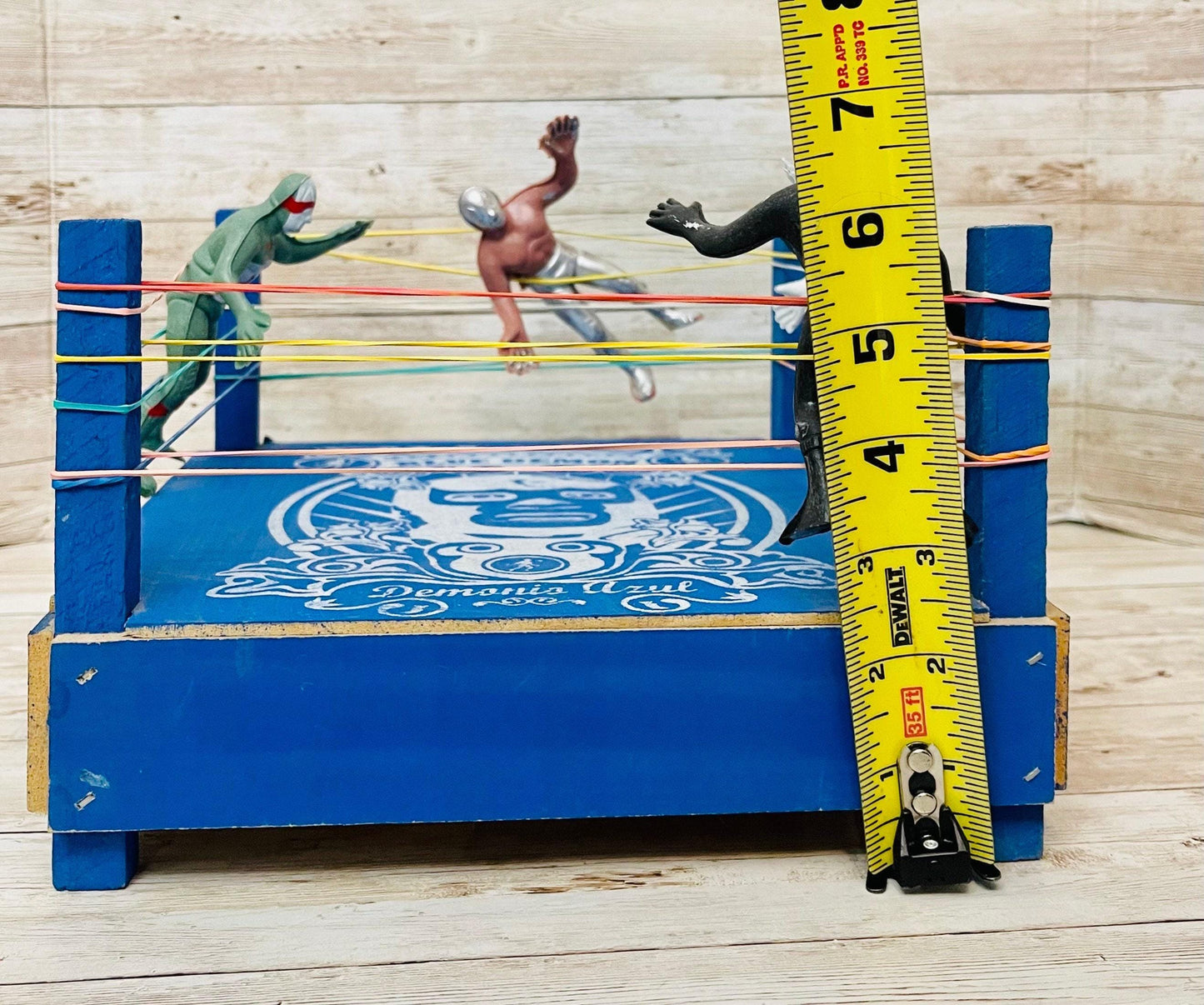 Mexican Lucha Libre Toy Wrestler Fighting Ring with 4 Luchadores Ring de Luchadores con 4 Figuras