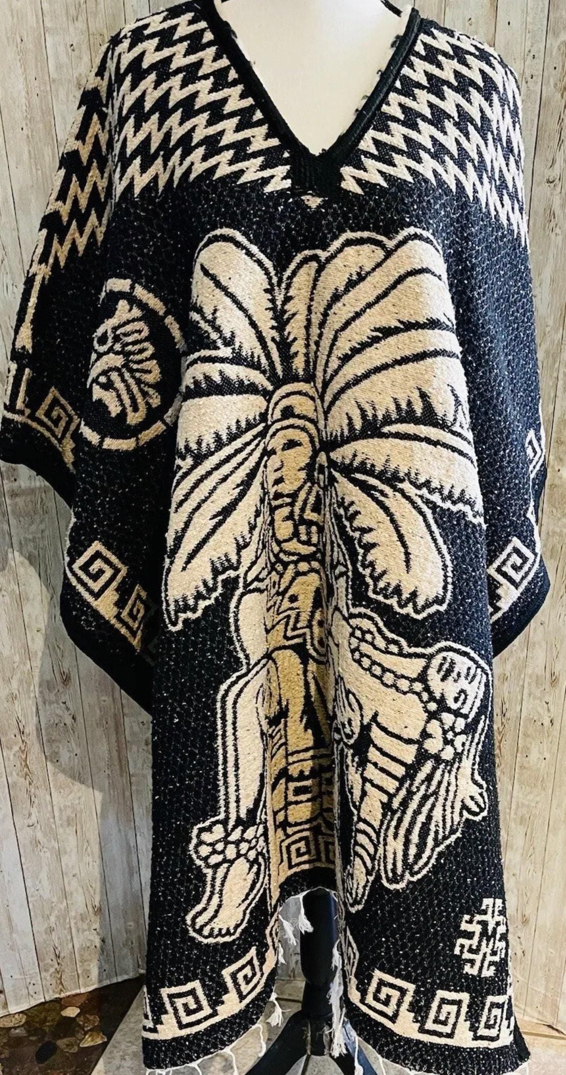 Poncho Gavan Calendario Aztec de Amor Eterno con Guerrero