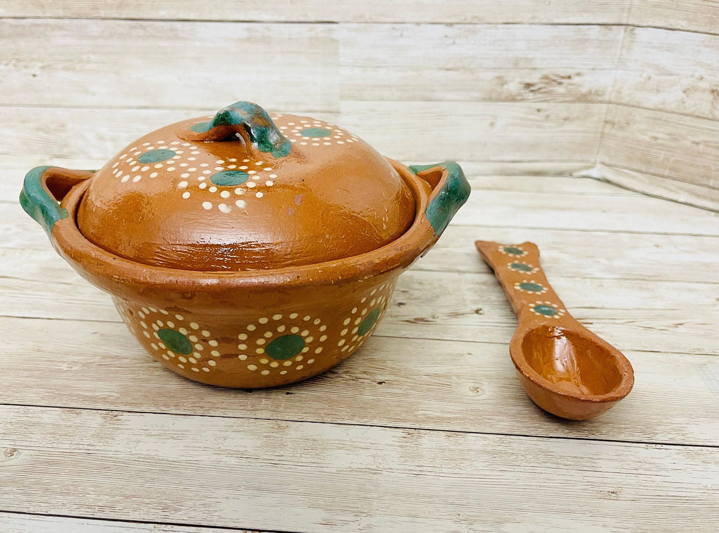 Mexican Casserole with Lid and Spoon Cazuela de Barro con Tapa y Cuchara