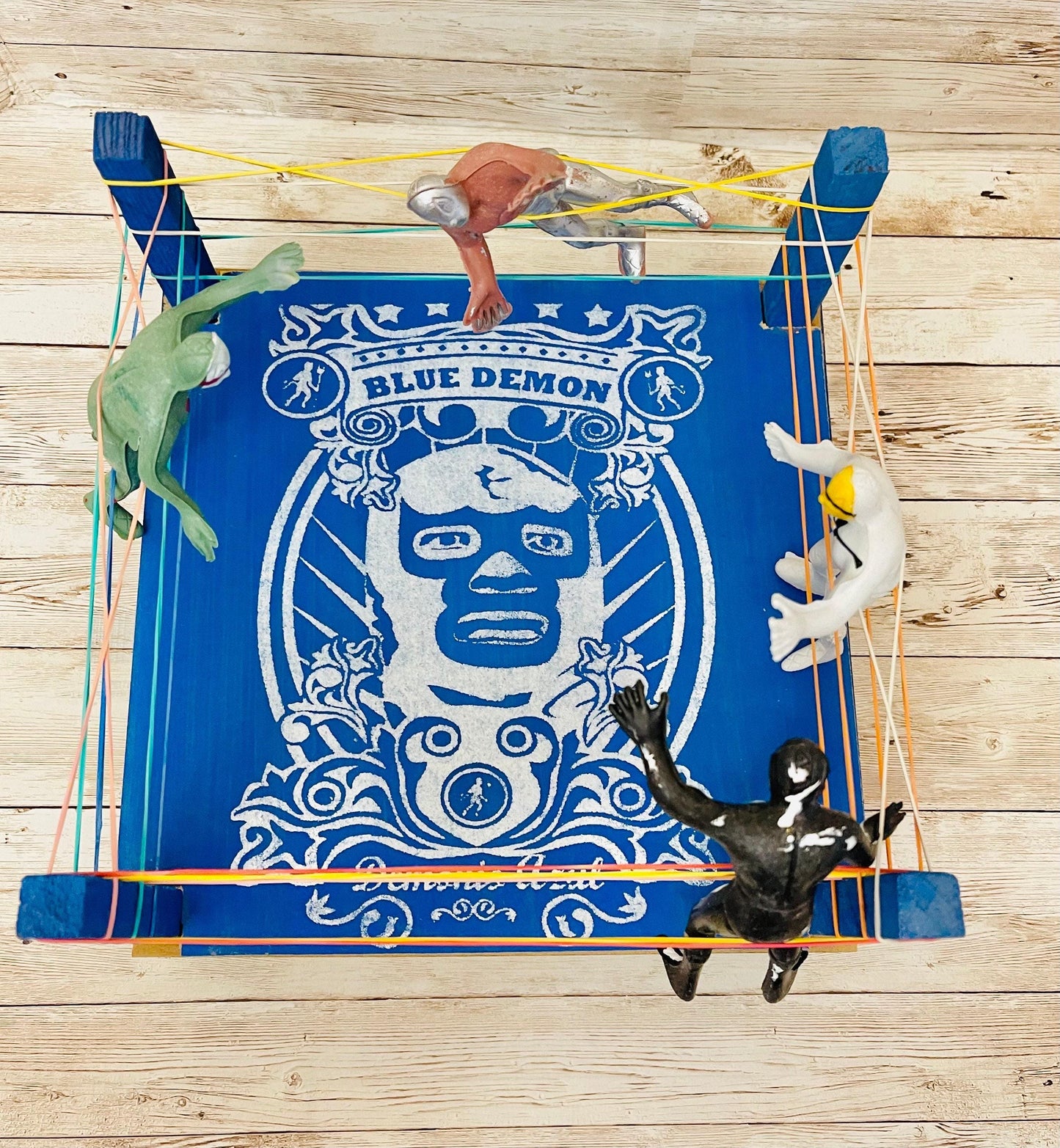Mexican Lucha Libre Toy Wrestler Fighting Ring with 4 Luchadores Ring de Luchadores con 4 Figuras