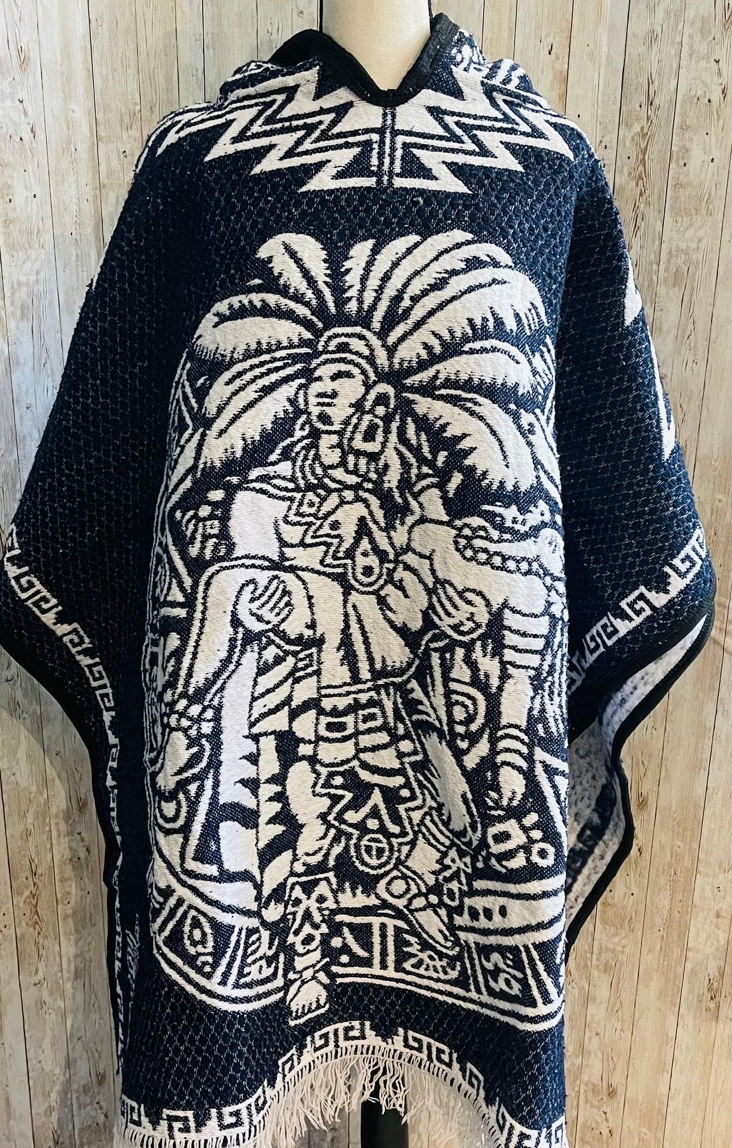 Mexican Poncho Aztec Calendar Poncho Gavan Calendario Azteca con Amor Eterno