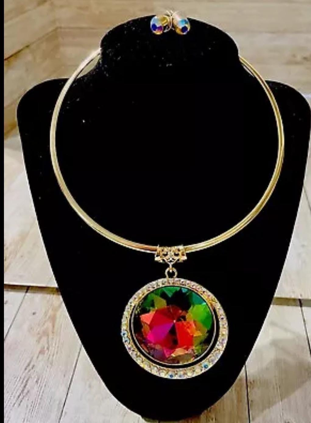 Gemstone Teardrop Shape Crystal Charmed Choket Set With Earrings