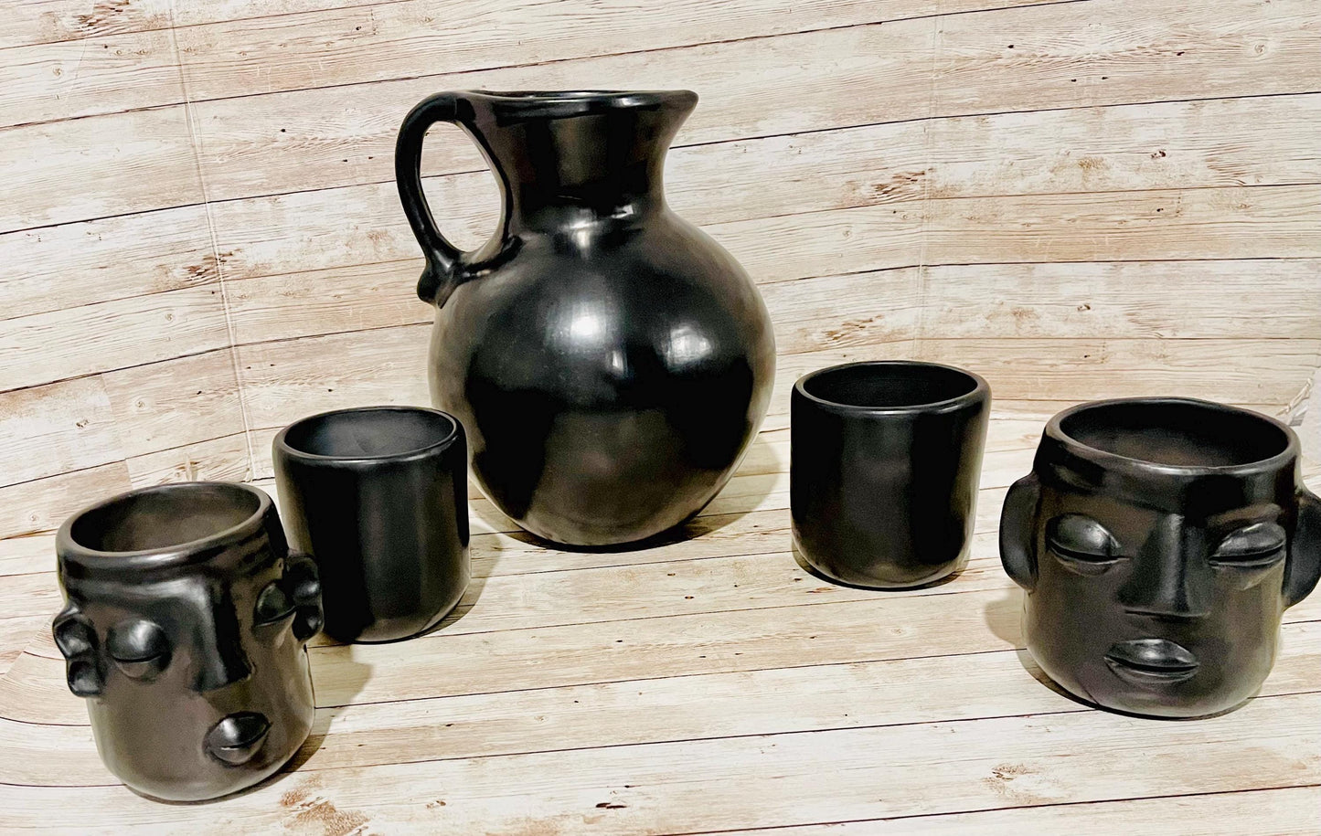Black Oaxacan Mexican Clay Pottery Pitcher Set with 4 Cups Jarra Artesanal de Barro Negro de Oaxaca con 4 Tazas