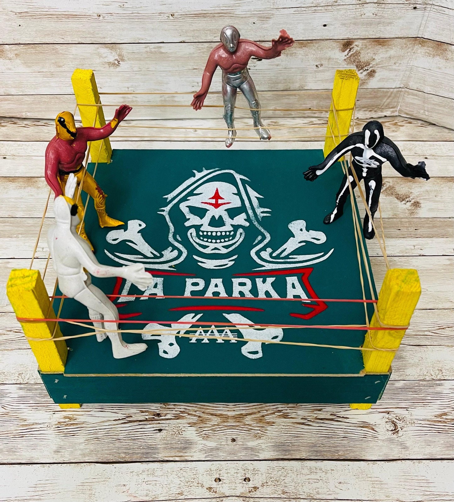 Mexican Lucha Libre Toy Wrestler Fighting Ring with 4 Luchadores Ring de Luchadores con 4 Figuras