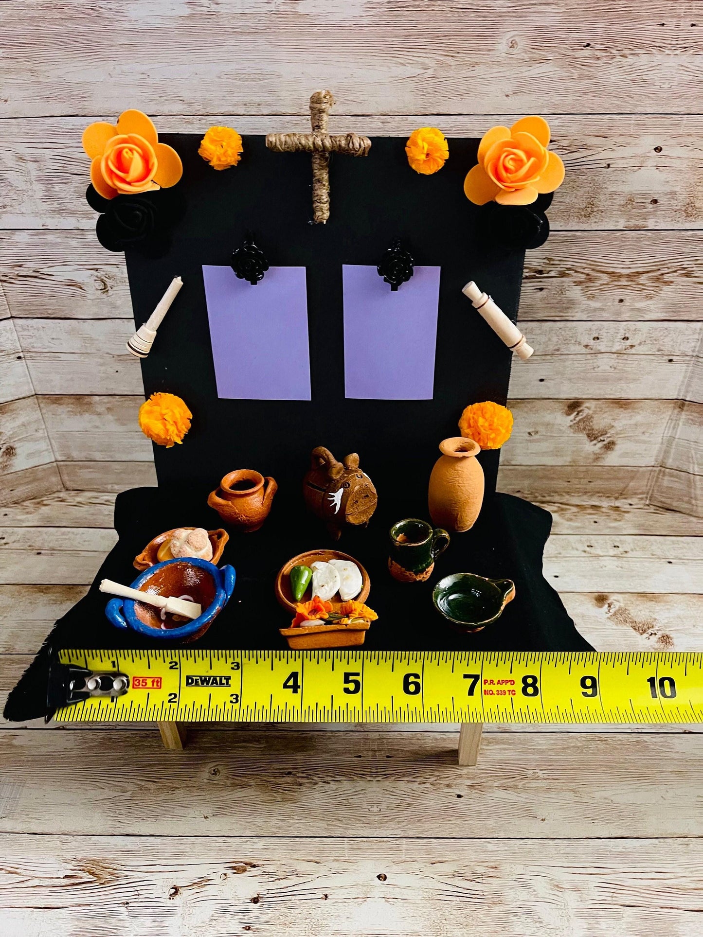 Mesa de Ofrenda para Dia De Los Muertos Day of the Dead Offering Table