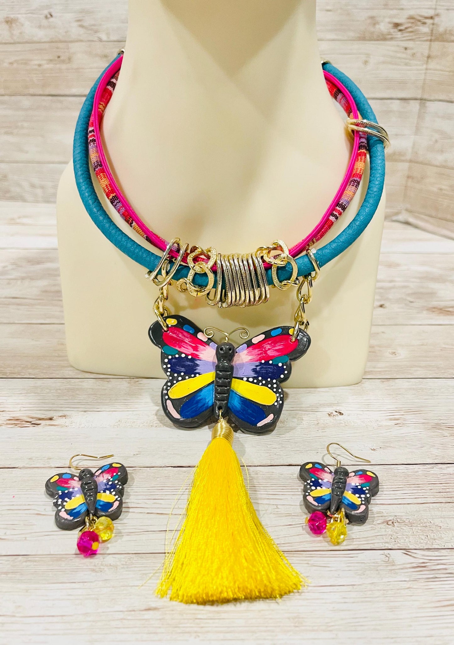 Mexican Artesanal Palm Leaf Heart Shaped Necklace Collar Artesanal Mexicano de Corazon