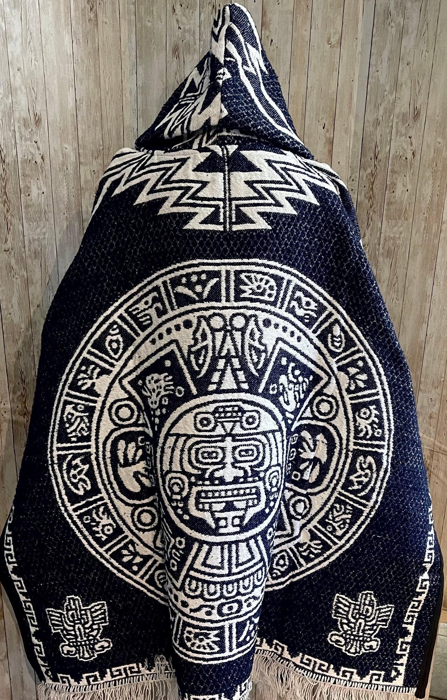 Mexican Poncho Aztec Calendar Poncho Gavan Calendario Azteca con Amor Eterno