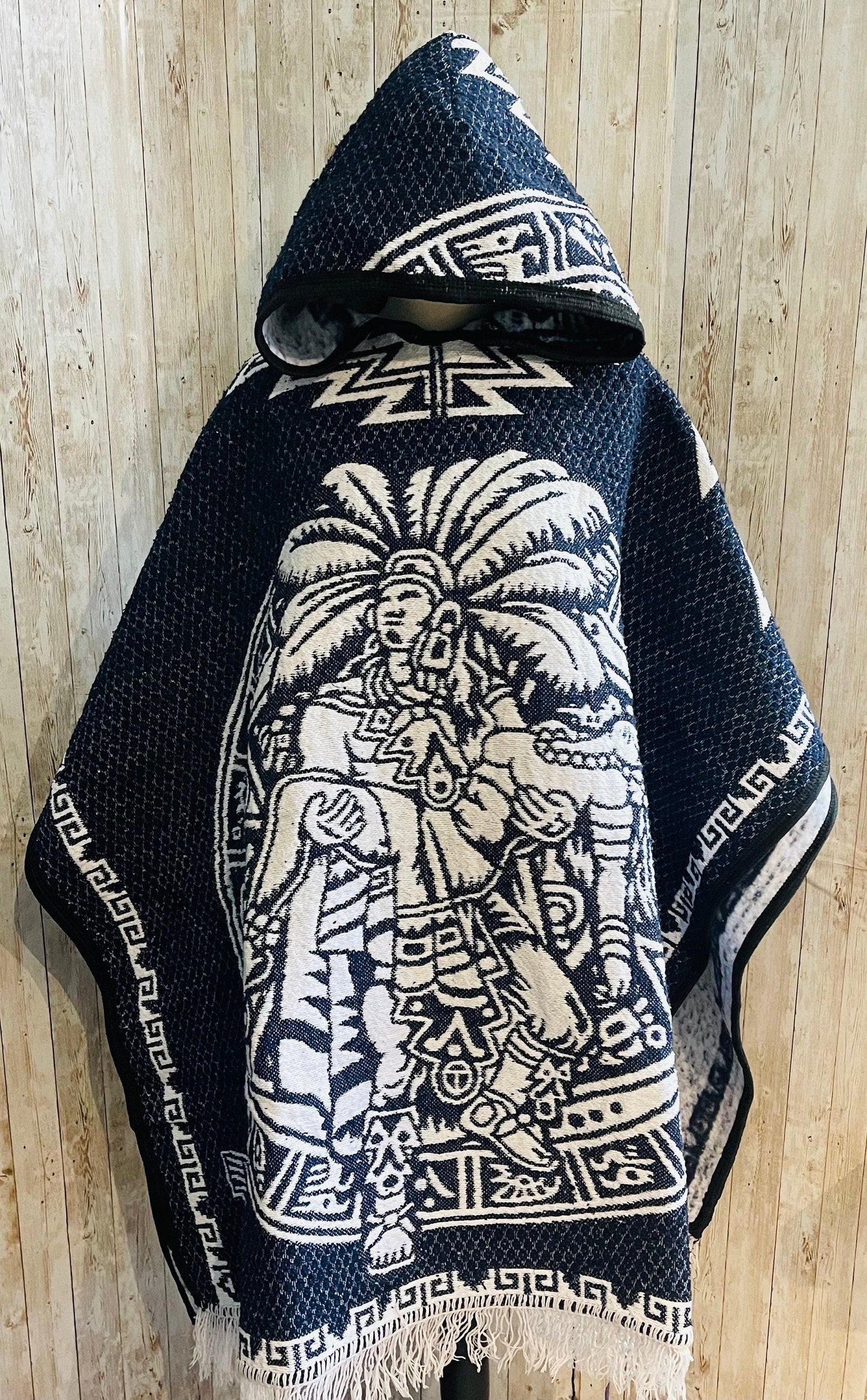 Mexican Poncho Aztec Calendar Poncho Gavan Calendario Azteca con Amor Eterno