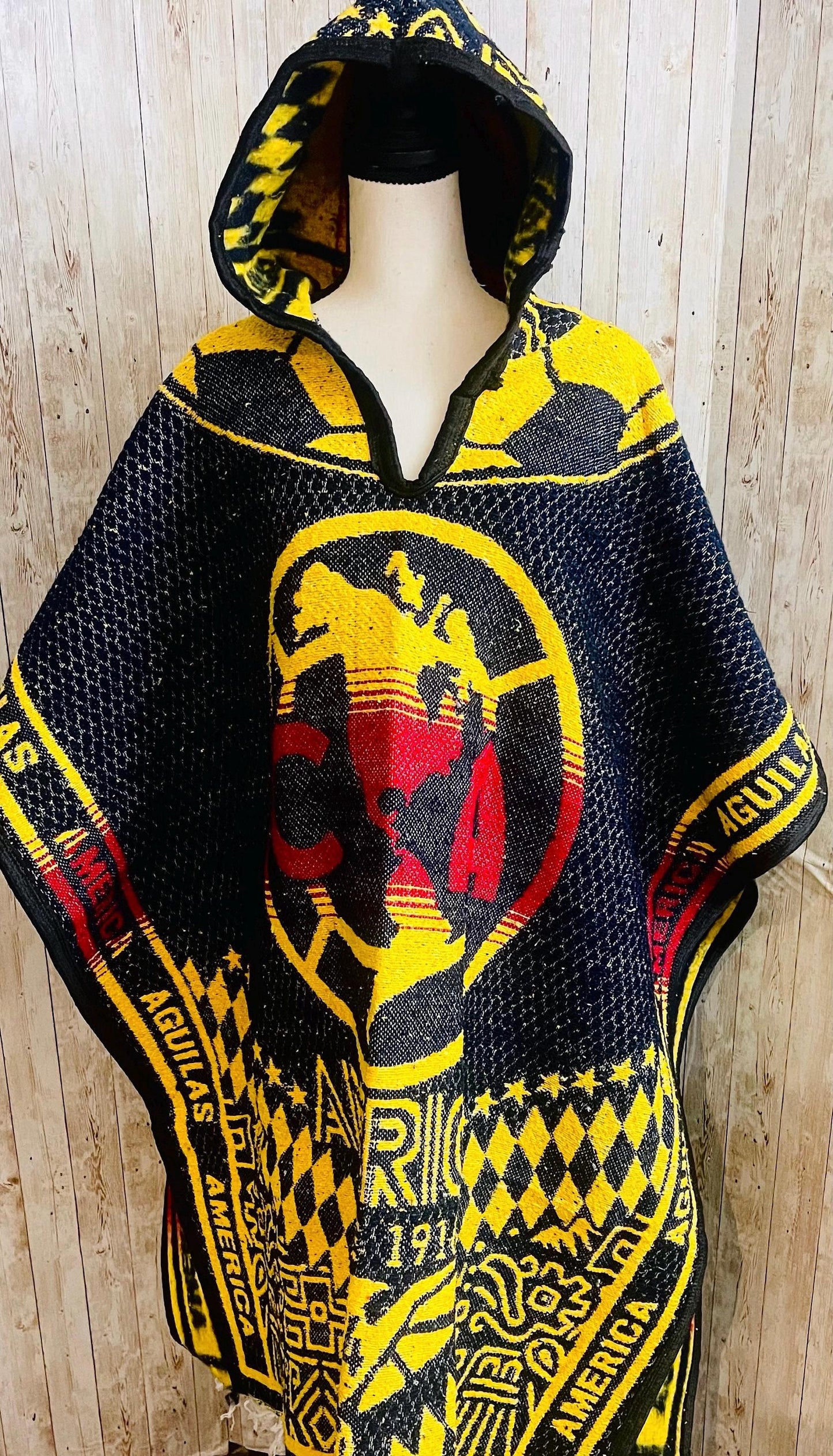 Poncho Mexicano Grueso del Club America con Gorro Poncho de Futbol Mexicano Mexican Thick  Soccer Poncho with Hoodie