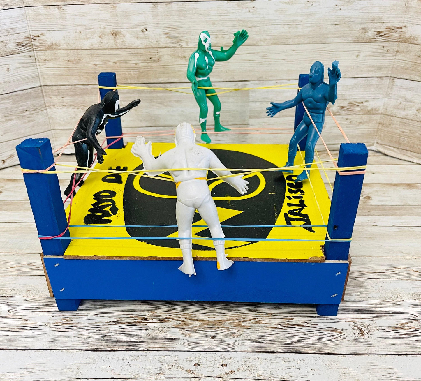 Mexican Lucha Libre Toy Wrestler Fighting Ring with 4 Luchadores Ring de Luchadores con 4 Figuras