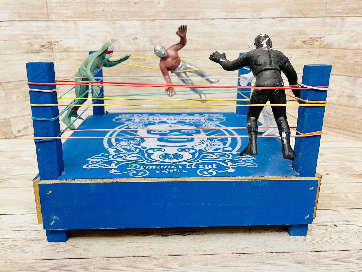 Mexican Lucha Libre Toy Wrestler Fighting Ring with 4 Luchadores Ring de Luchadores con 4 Figuras