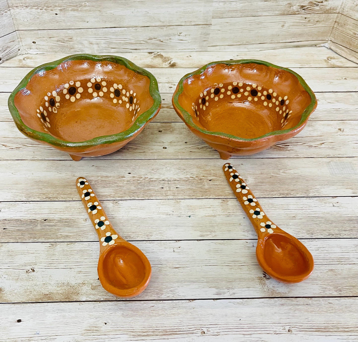 Mexican Terra Cota Bowls Salseros with  Spoons Plato Salsero de Barro con  Cuchara de Barro